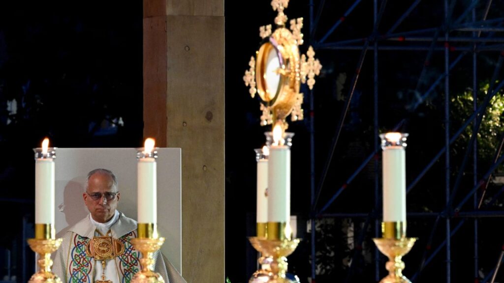Pope Leo XIV looks upon the Blessed Sacrament after a meeting with young people in Madridʼs Plaza de Lima, June 6, 2026. The Holy Father began his six-day apostolic visit to Spain meeting with the countryʼs royalty and civil leaders along with hundreds of thousands of youth. | Credit: Daniel Ibáñez/EWTN News