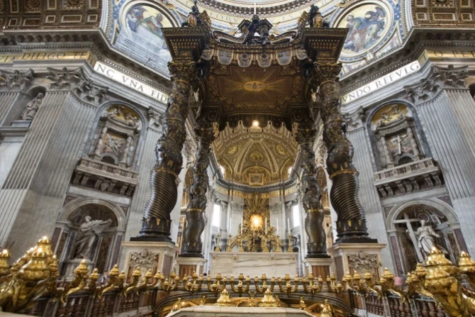 The main altar of St. Peter's Basilica in Rome. | Credit: Jorge Royan (CC BY-SA 3.0).