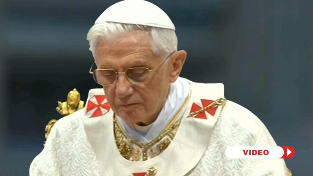 Pope Benedict celebrates the Holy Mass. Credit: EWTN Vatican screenshot.