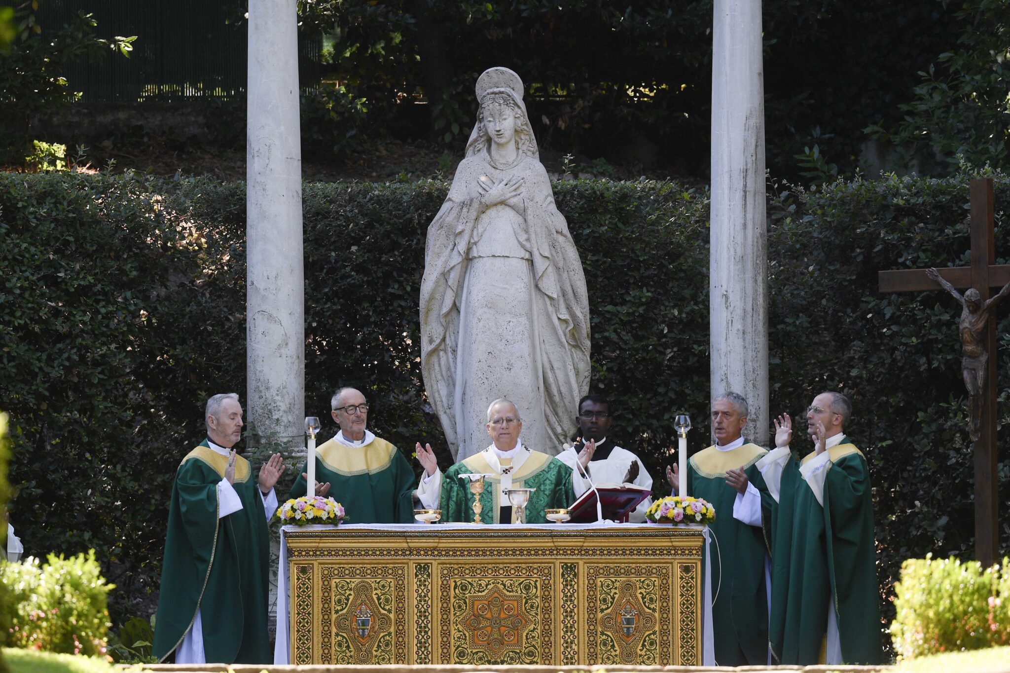 pope-leo-xiv-to-heal-the-wounds-of-war-our-hearts-must-return-to-god