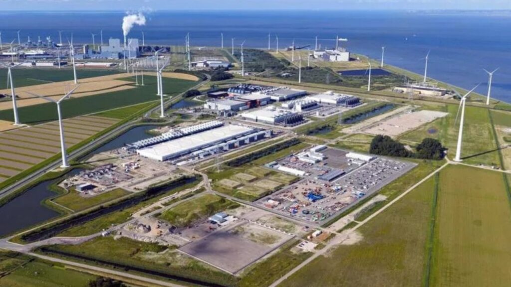 A newly constructed hyperscale data center stands in Eemshaven, Groningen province, the Netherlands. (photo: Make More Aerials / Shutterstock)
