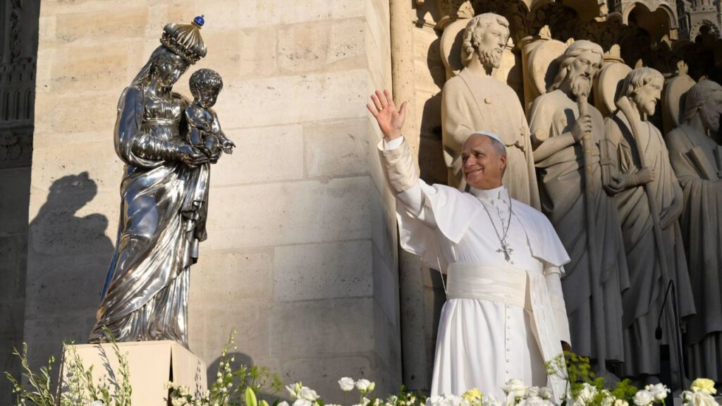 Pope Leo XIV waves at thousands of people gathered outside Notre-Dame Cathedral in Paris on Sept. 25, 2026 to pray the Salve Regina. | Credit: Vatican Media